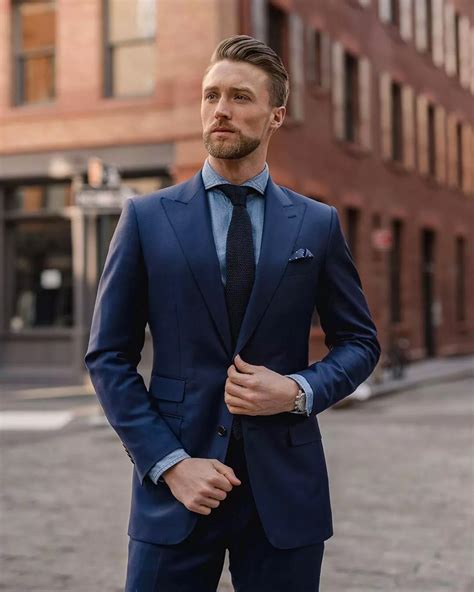 tie color with navy suit